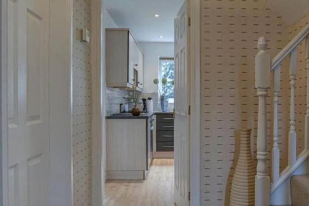 Luxury 4 Bedroom House Μάντσεστερ Εξωτερικό φωτογραφία