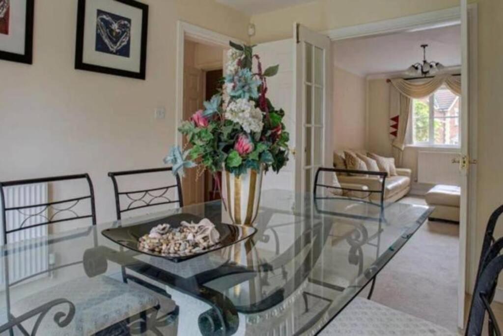 Luxury 4 Bedroom House Μάντσεστερ Εξωτερικό φωτογραφία