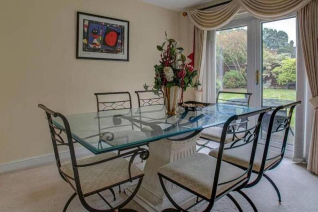 Luxury 4 Bedroom House Μάντσεστερ Εξωτερικό φωτογραφία